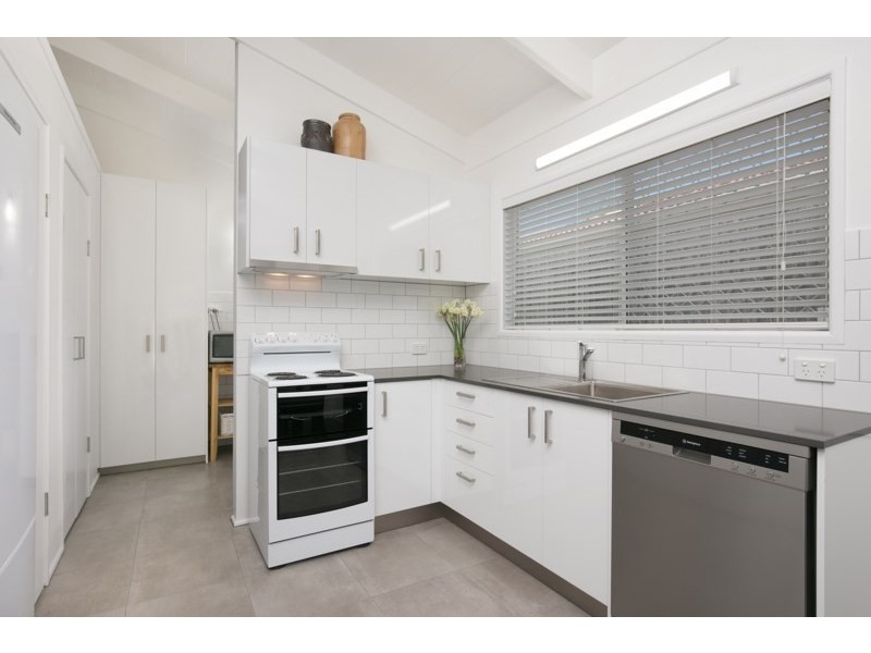 6 Blackthorn Crescent, Shailer Park QLD 4128
