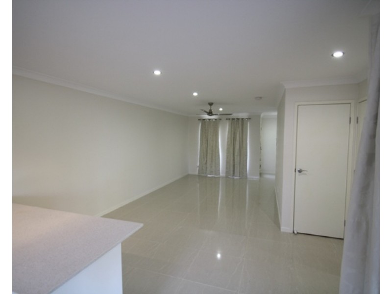 2/29 Abang Avenue, Tanah Merah QLD 4128