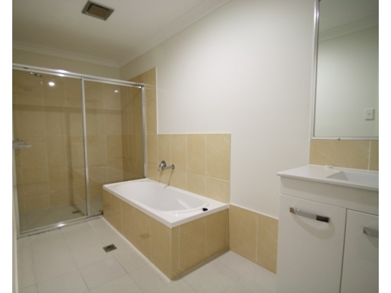 2/29 Abang Avenue, Tanah Merah QLD 4128