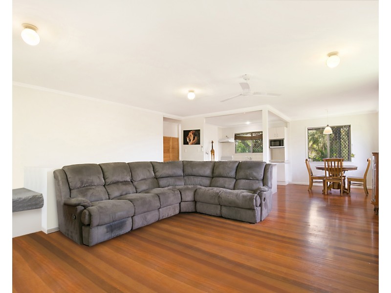 5 Poinciana Street, Kingston QLD 4114