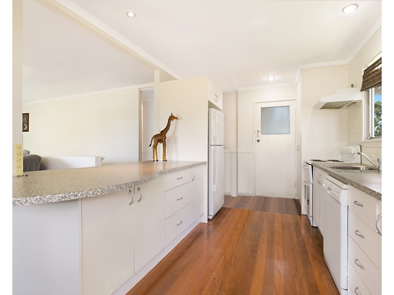 5 Poinciana Street, Kingston QLD 4114