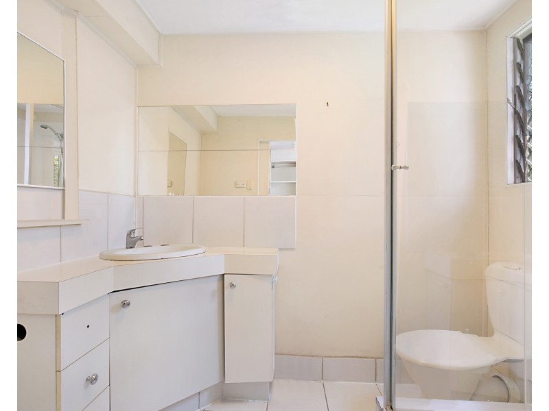 5 Poinciana Street, Kingston QLD 4114