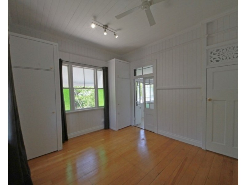 8 Bass Court, Loganholme QLD 4129