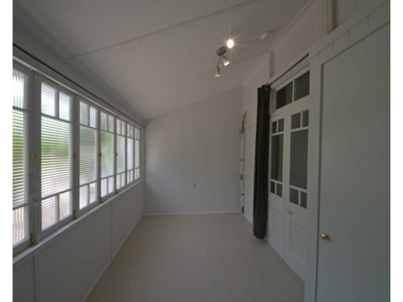 8 Bass Court, Loganholme QLD 4129