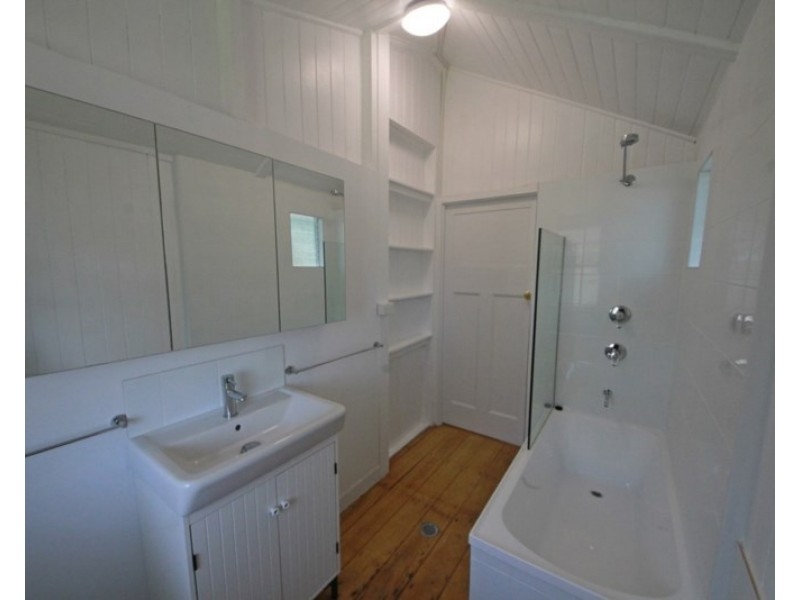 8 Bass Court, Loganholme QLD 4129