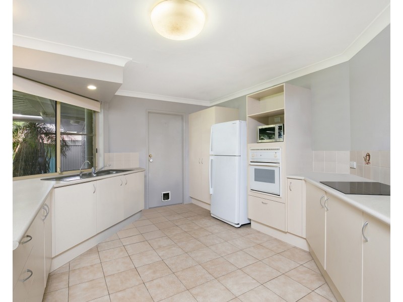 13 Haussman Court, Meadowbrook QLD 4131
