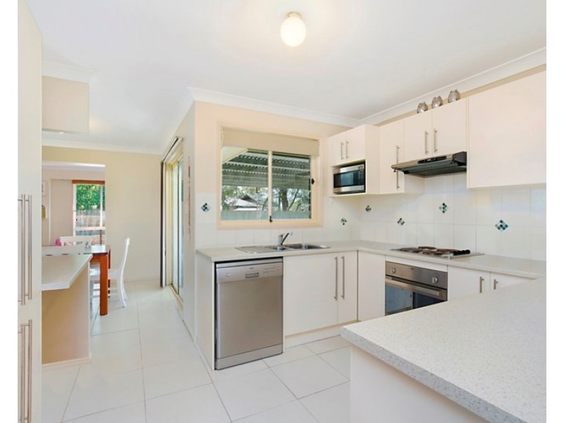 10 Sabak Street, Tanah Merah QLD 4128