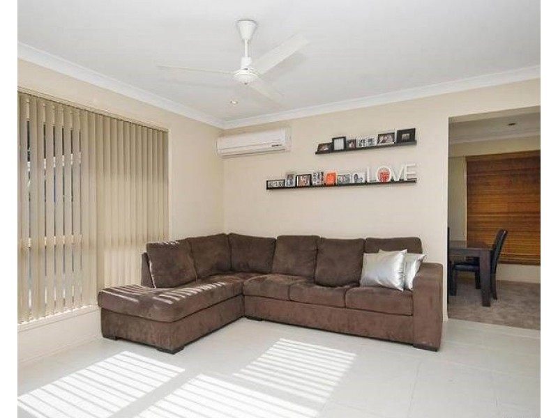 10 Sabak Street, Tanah Merah QLD 4128