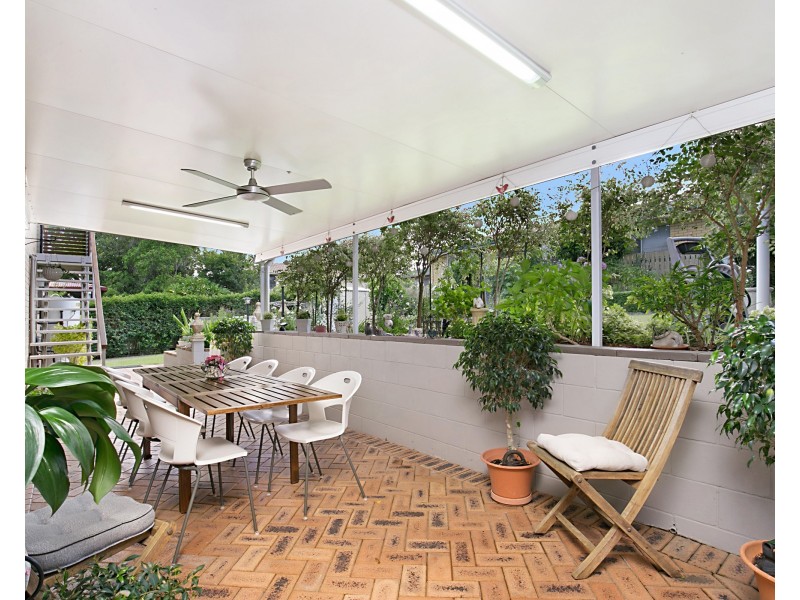 4 Hawkins Street, Springwood QLD 4127