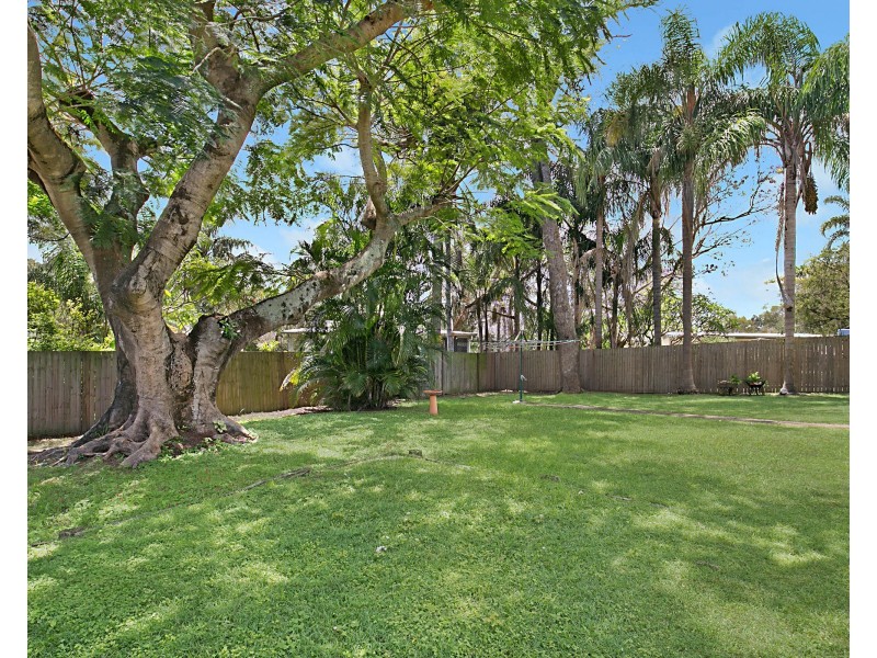 5 Poinciana Street, Kingston QLD 4114