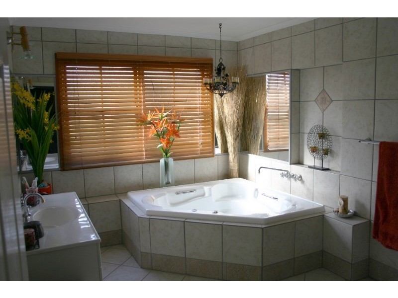 141 Springwood Road, Springwood QLD 4127