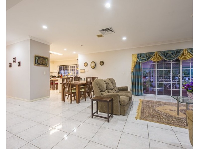 8 Lytham Court, Cornubia QLD 4130