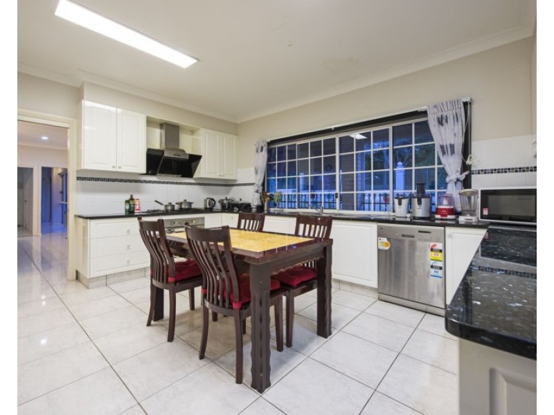 8 Lytham Court, Cornubia QLD 4130