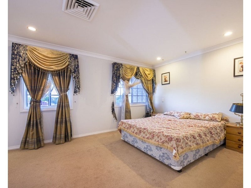 8 Lytham Court, Cornubia QLD 4130