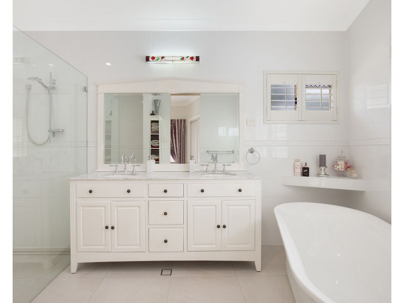 8 Hoylake Court, Cornubia QLD 4130