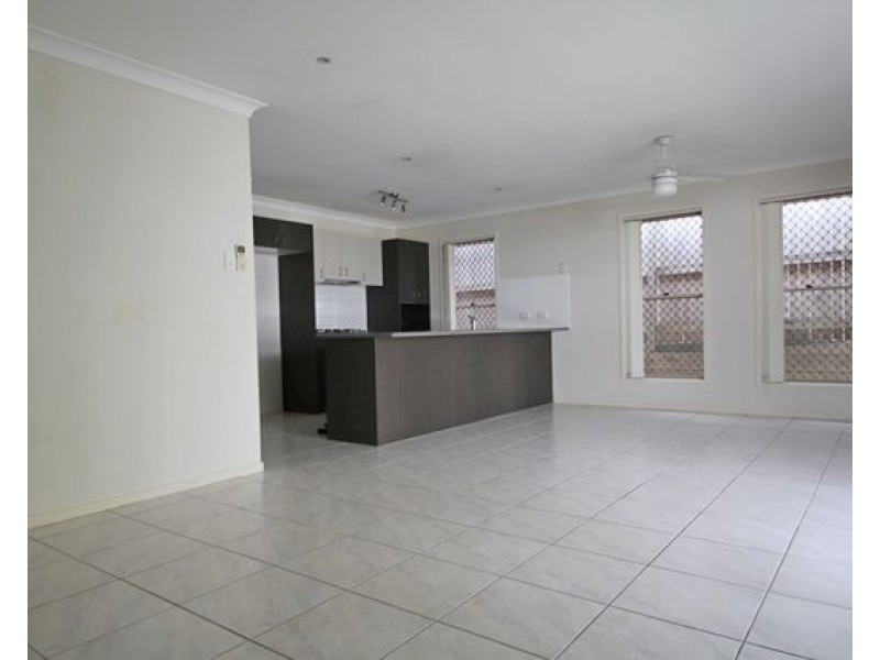 42 Carnarvon Crescent, Waterford QLD 4133