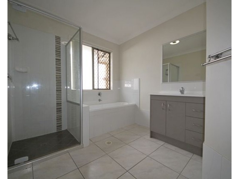 42 Carnarvon Crescent, Waterford QLD 4133