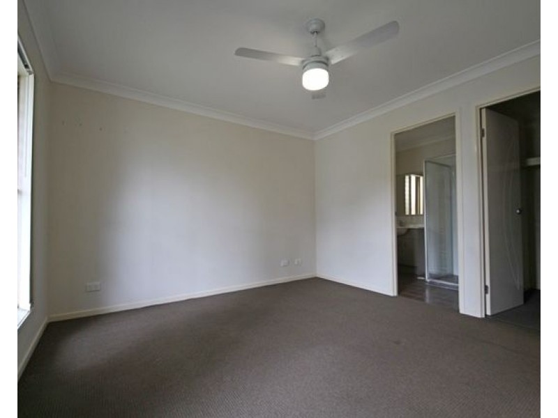 42 Carnarvon Crescent, Waterford QLD 4133