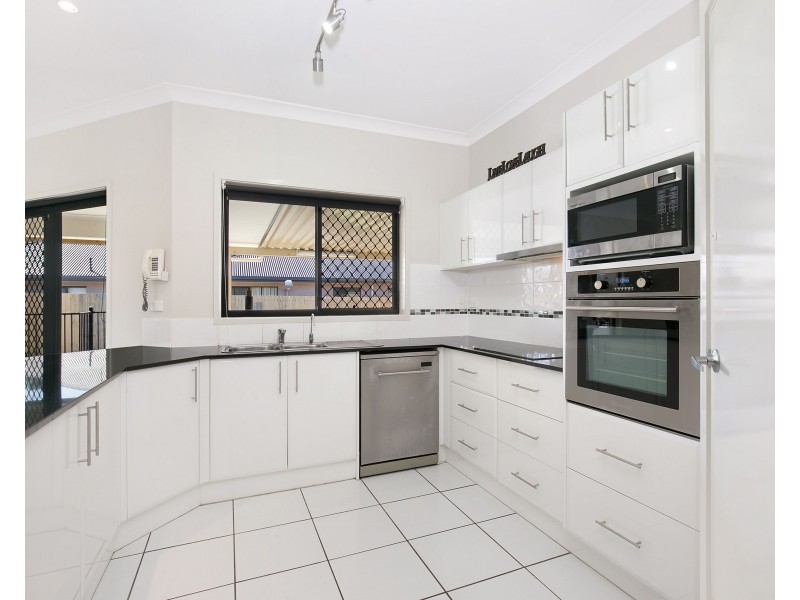 48B Pinelands Street, Loganlea QLD 4131