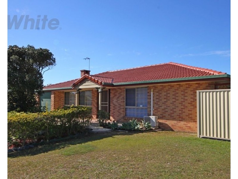 2 Staydar Crescent, Meadowbrook QLD 4131