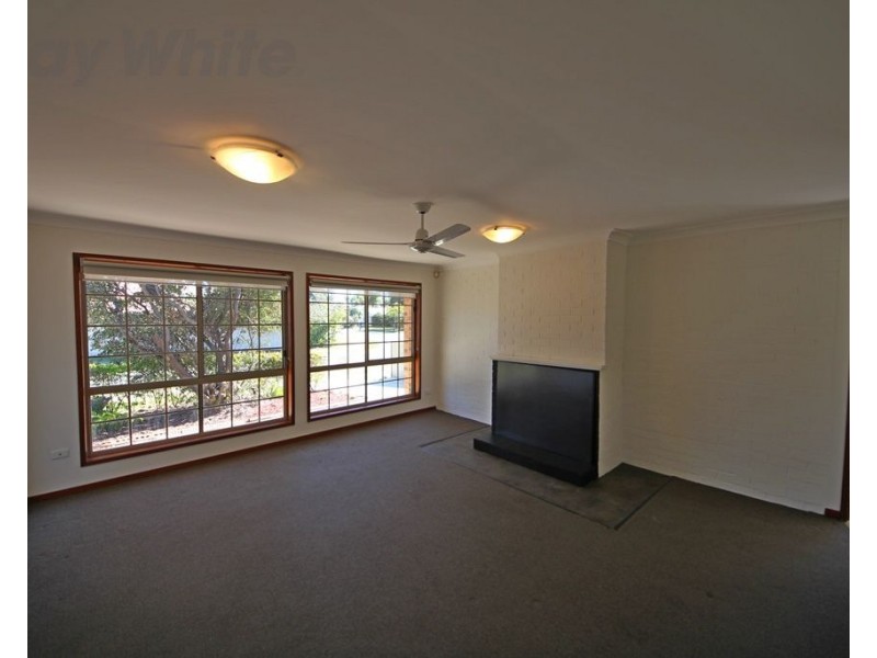 2 Staydar Crescent, Meadowbrook QLD 4131