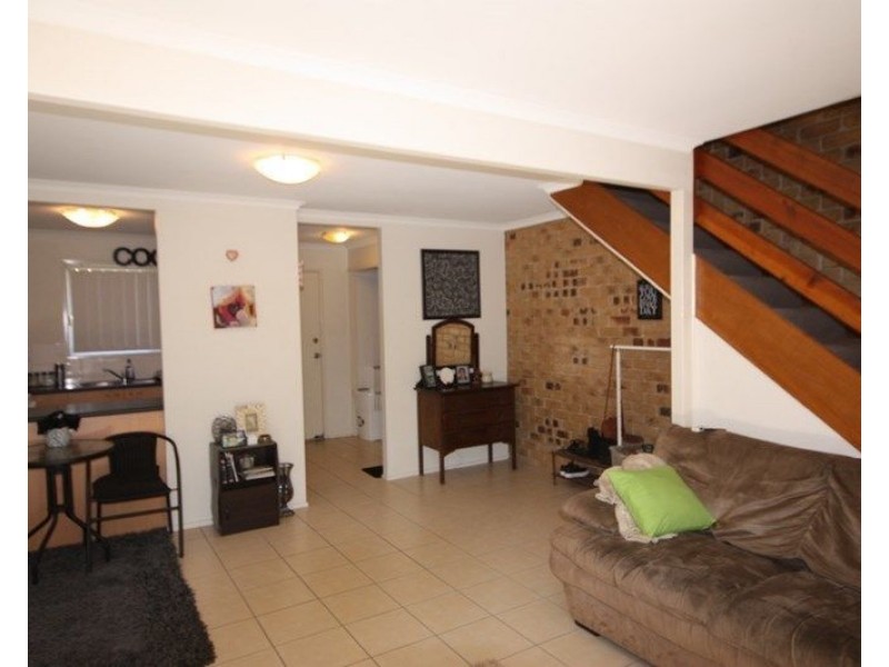 4/2 Tingi Avenue, Tanah Merah QLD 4128