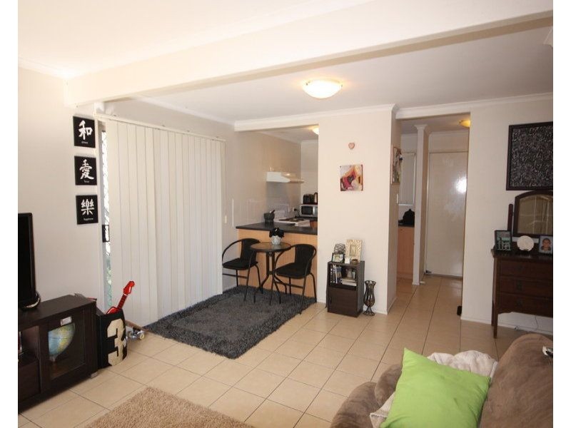 4/2 Tingi Avenue, Tanah Merah QLD 4128