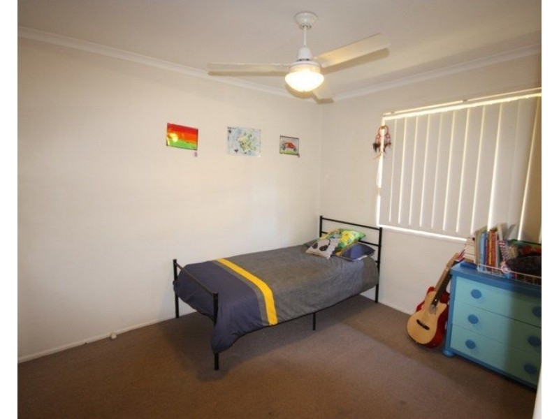 4/2 Tingi Avenue, Tanah Merah QLD 4128