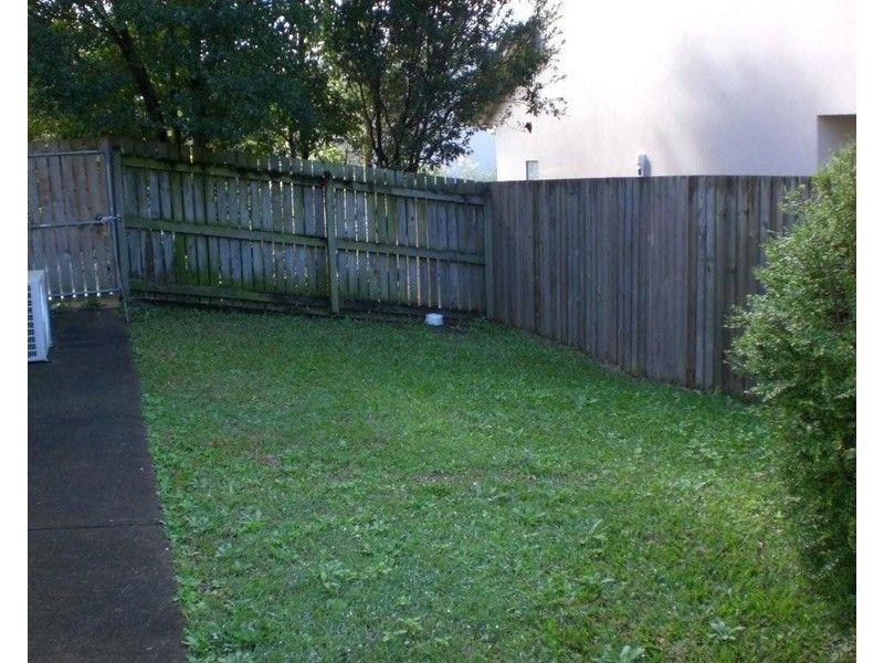 4/2 Tingi Avenue, Tanah Merah QLD 4128