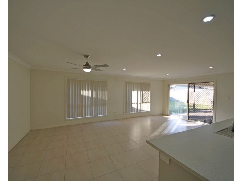 33 Lakeland Court, Loganholme QLD 4129