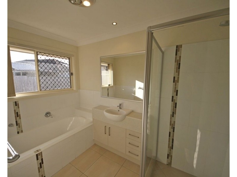 33 Lakeland Court, Loganholme QLD 4129