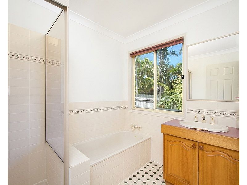 6 Tekam Crescent, Tanah Merah QLD 4128