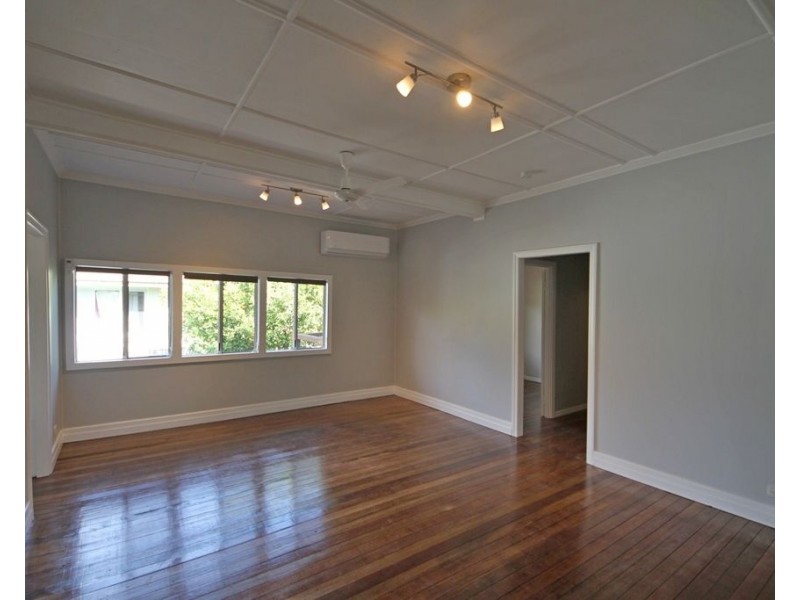 2302 Wynnum Road, Wynnum QLD 4178