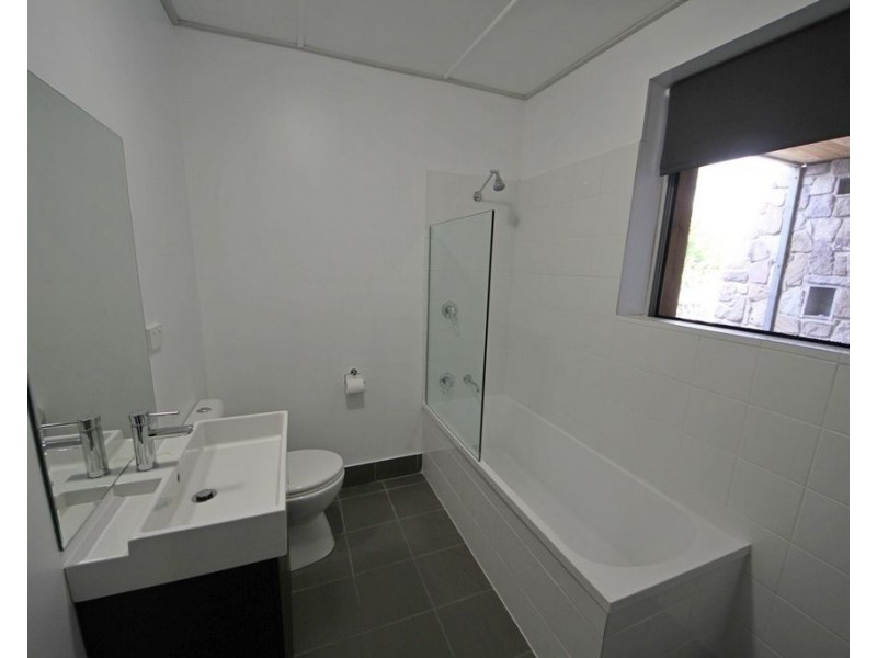 2302 Wynnum Road, Wynnum QLD 4178