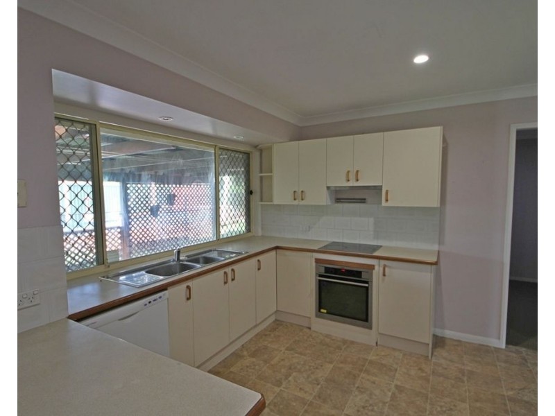 6 Pantai Place, Tanah Merah QLD 4128