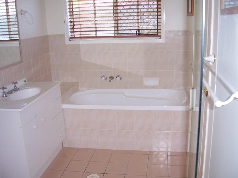 8 Ngungun Close, Loganholme QLD 4129