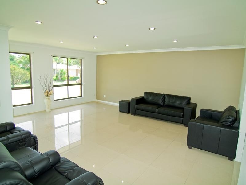 10 Mahonia Court, Crestmead QLD 4132