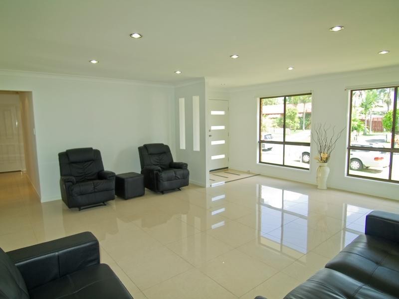 10 Mahonia Court, Crestmead QLD 4132