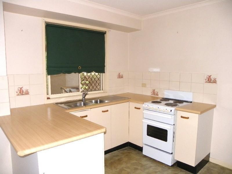 8 Warren Court, Loganlea QLD 4131