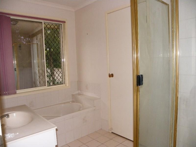 8 Warren Court, Loganlea QLD 4131