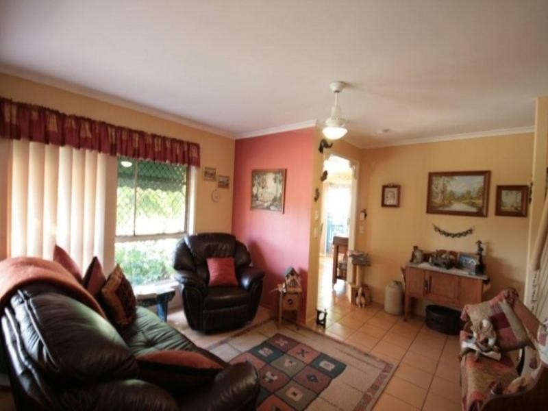 100 Pohon Drive, Tanah Merah QLD 4128