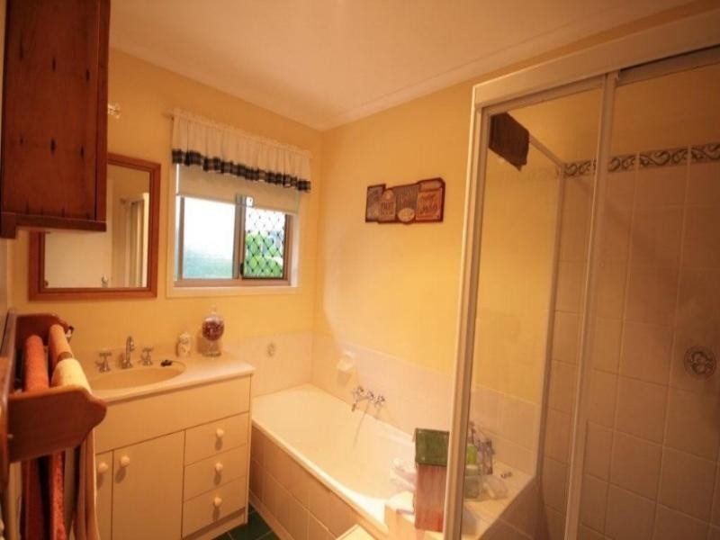 100 Pohon Drive, Tanah Merah QLD 4128