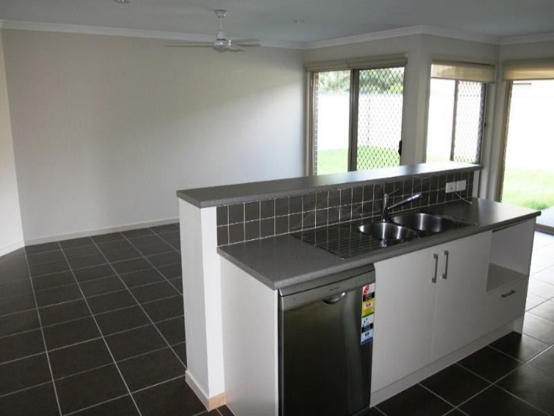 4/4 Harley Street, Shailer Park QLD 4128