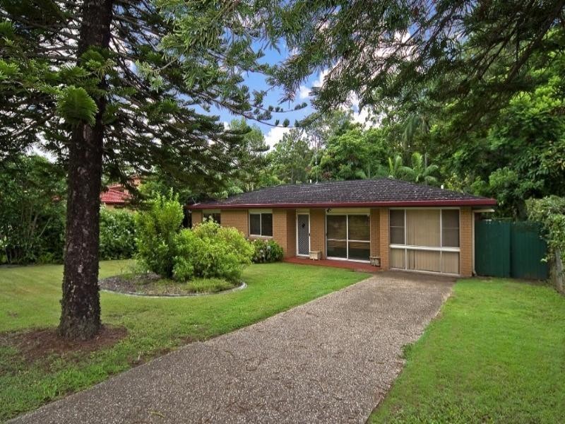 15 Holyoake Drive, Daisy Hill QLD 4127