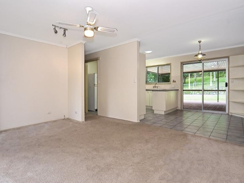 15 Holyoake Drive, Daisy Hill QLD 4127