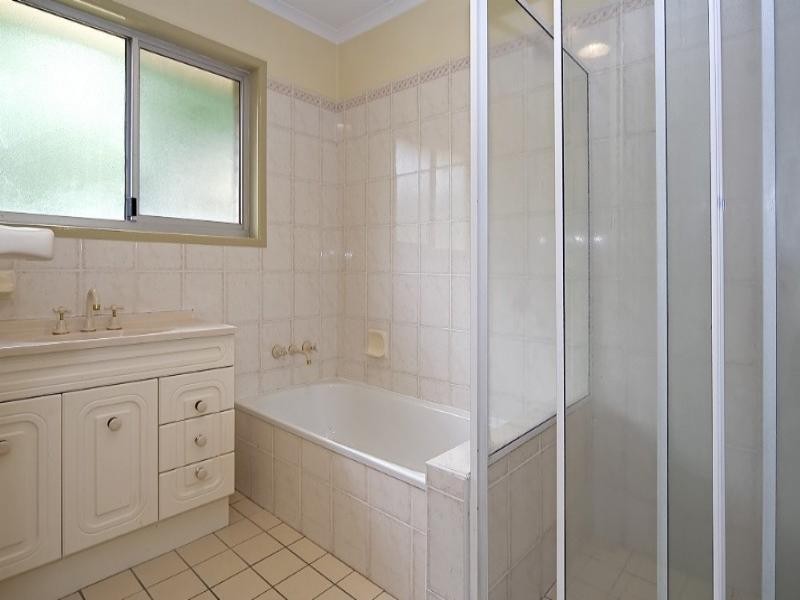 15 Holyoake Drive, Daisy Hill QLD 4127