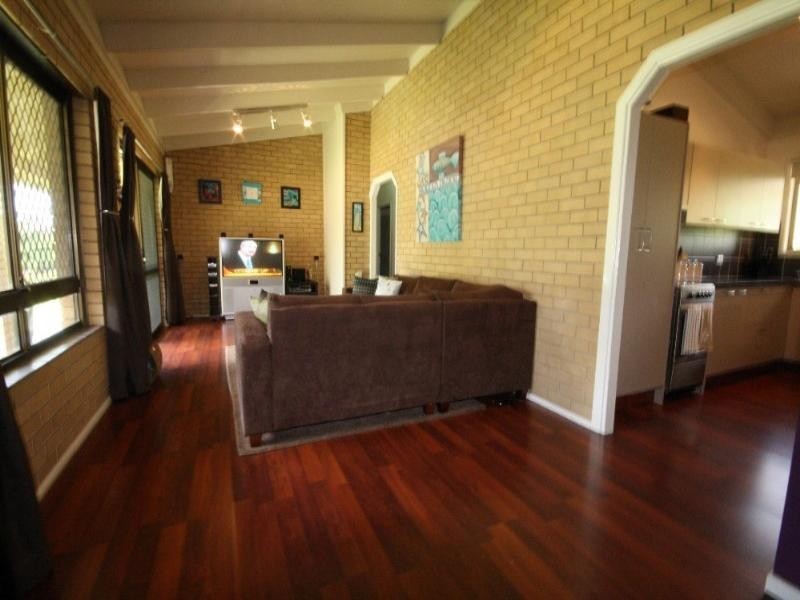 10 Jamie Grove, Springwood QLD 4127