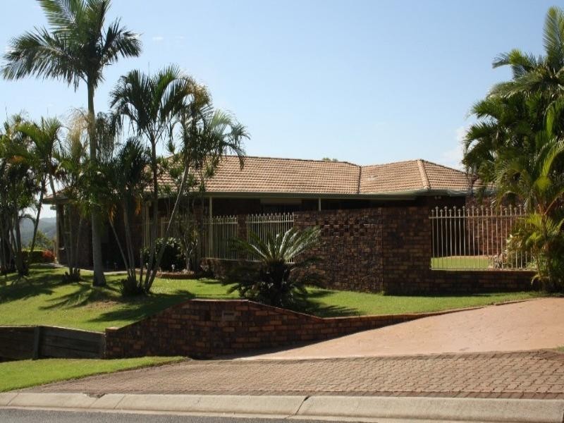 2 Bayview Drive, Tanah Merah QLD 4128