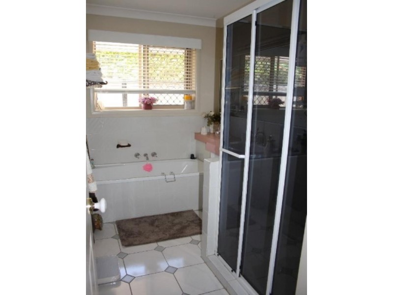 2 Bayview Drive, Tanah Merah QLD 4128