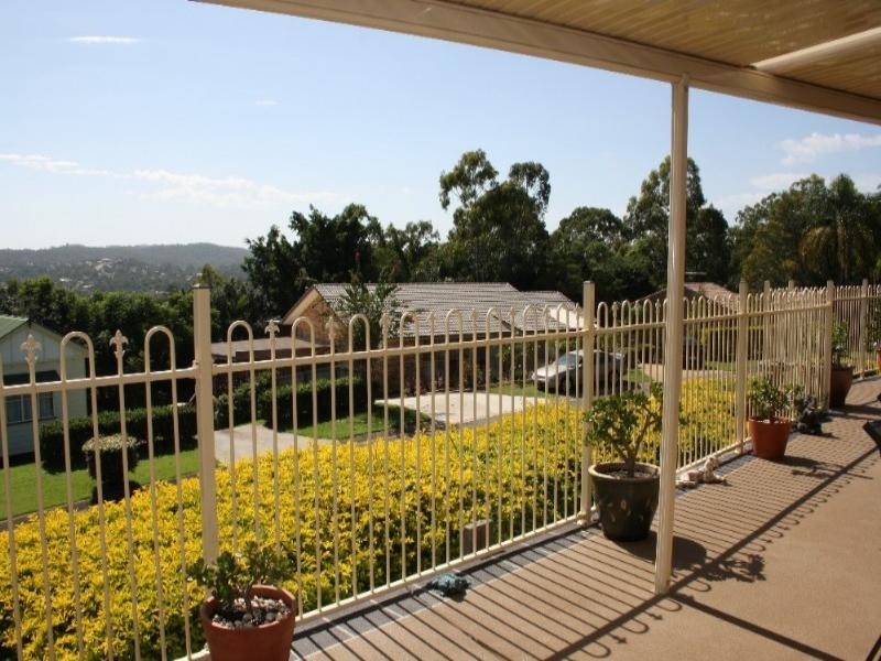 2 Bayview Drive, Tanah Merah QLD 4128